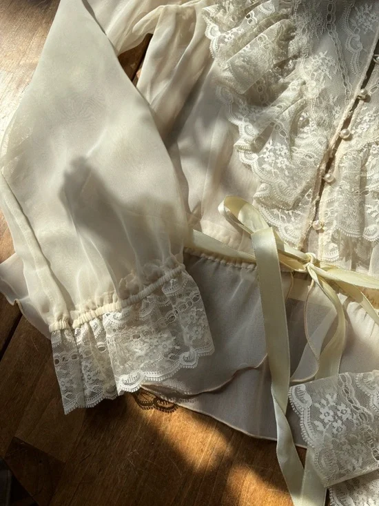 Vintage Victorian-Inspired Blouse - Picture 2 of 11